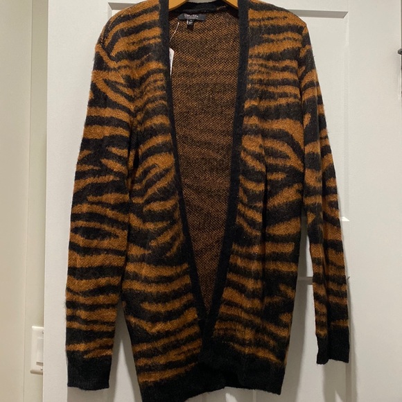 Sweaters - NEW Oversized Animal Print Cardigan Sweater M